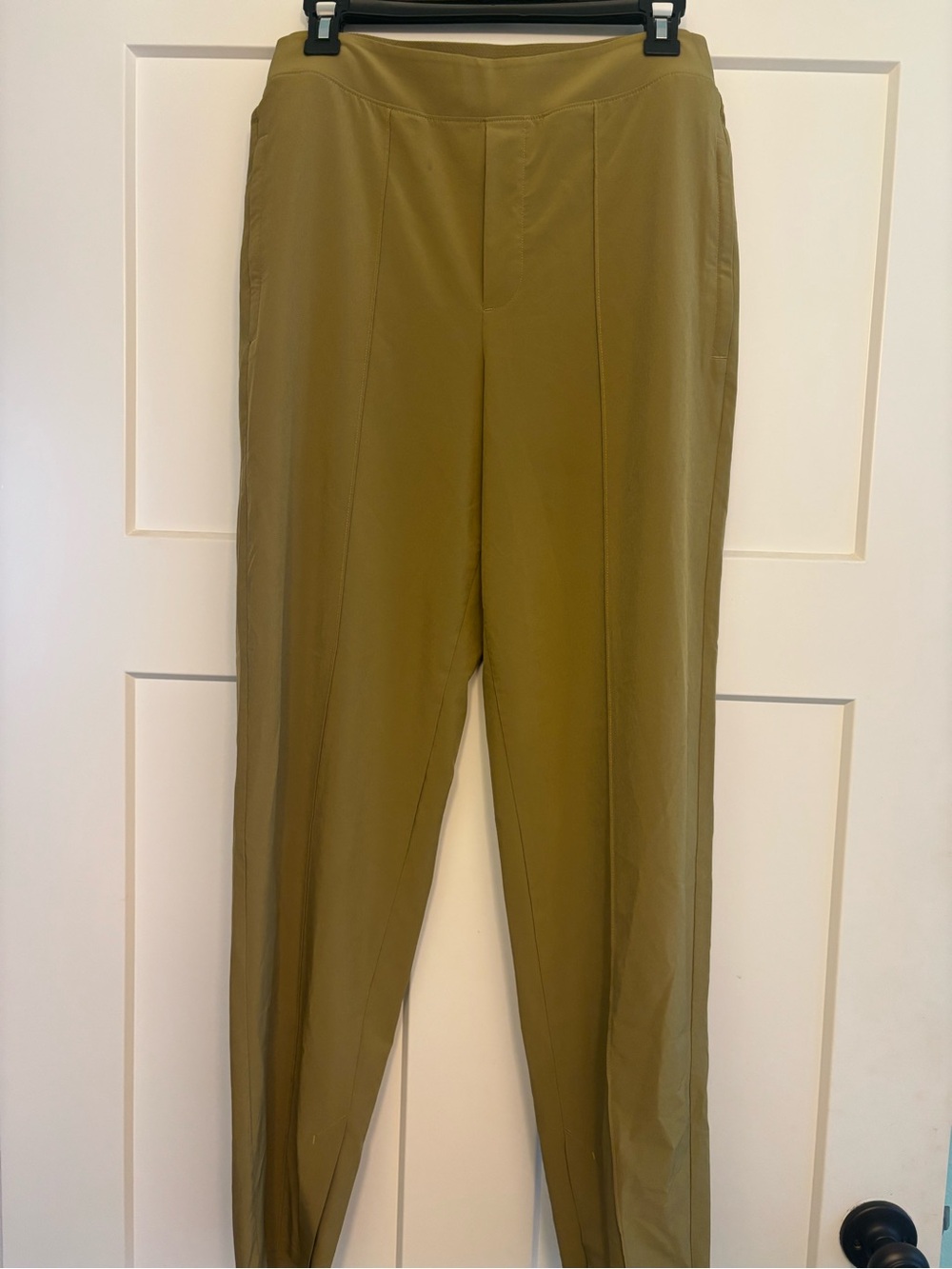 Athleta Olive Green Women's Pull-On Tapered Pants Zip Pockets Size 4